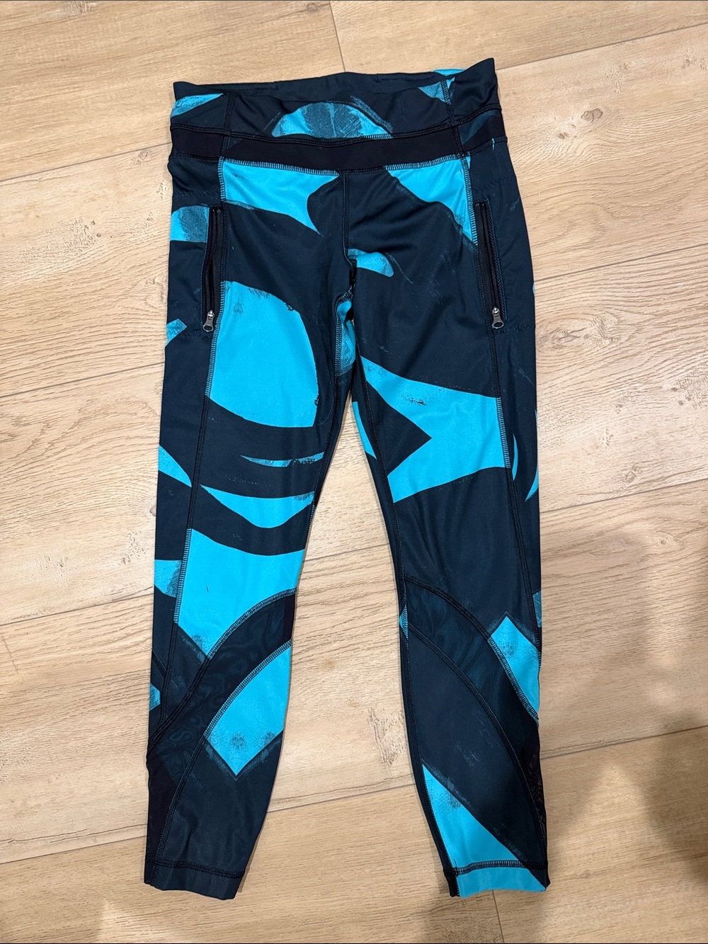 lululemon athletica Black and Bright Blue Abstract Print Leggings